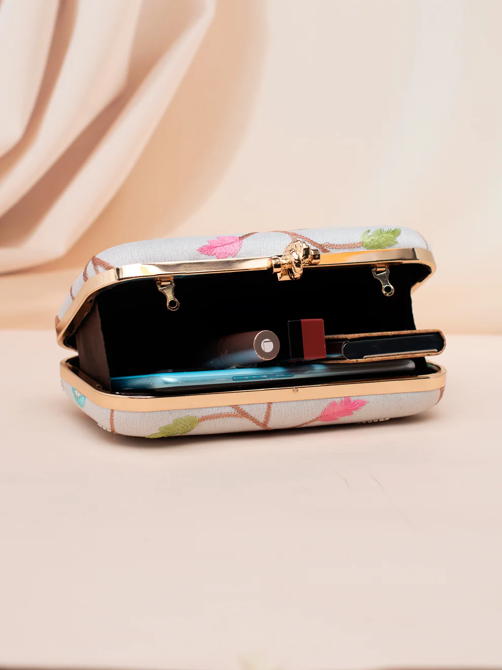 Artklim Pearl Petal Elegance - Image 3